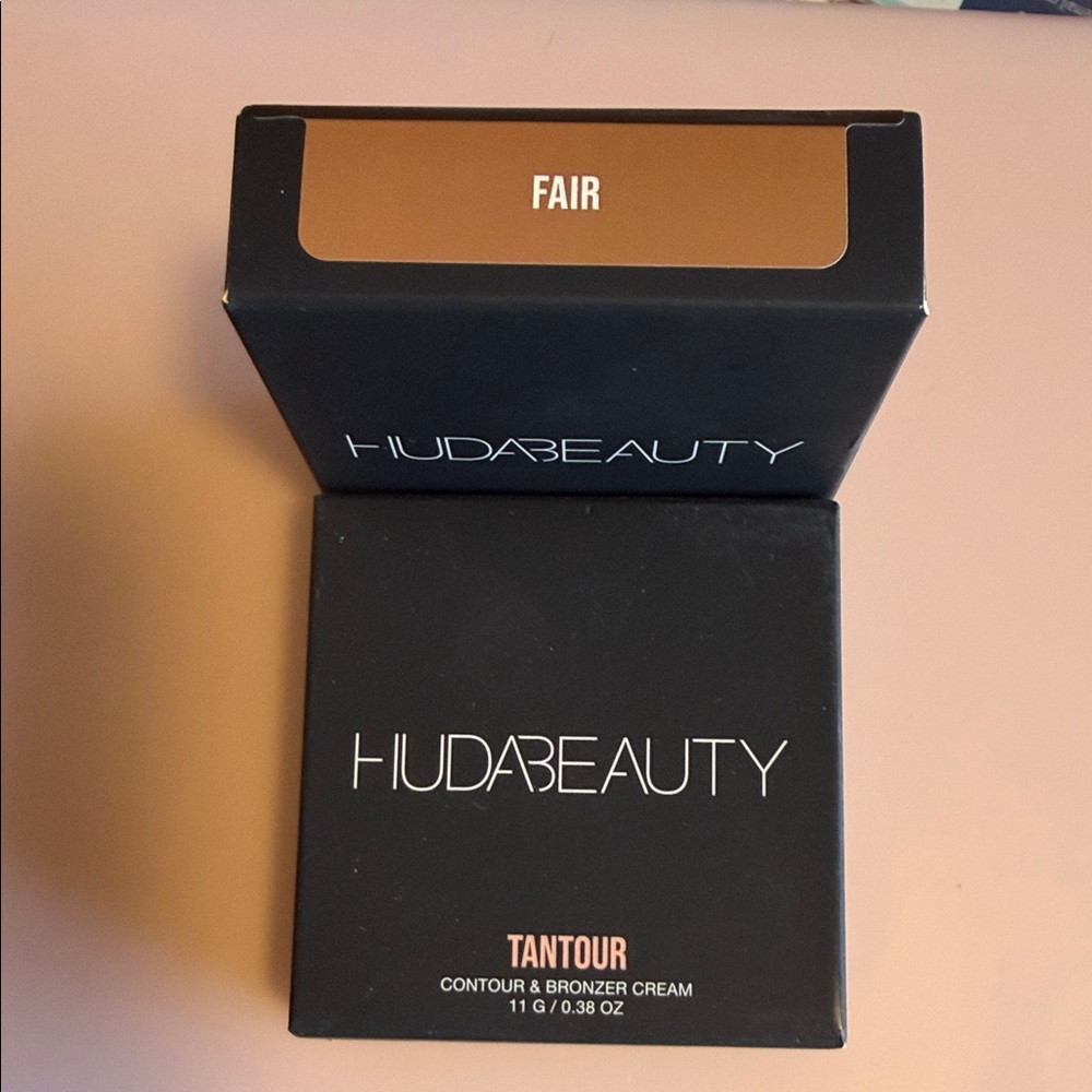HUDA BEAUTY Tantour Contour & Bronzer Cream - Fair (Warm Brown)